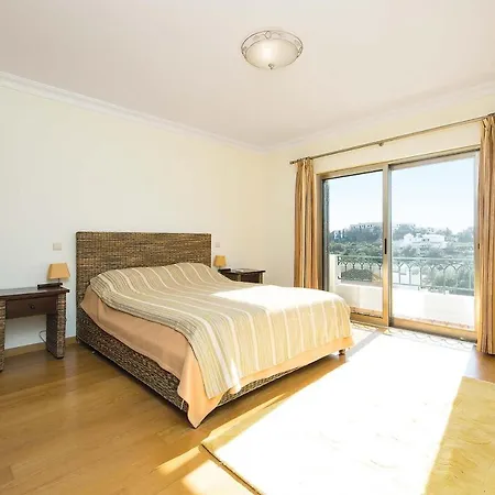 Ivy Villa Albufeira